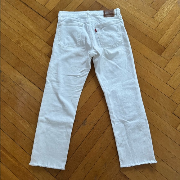 Levi’s Women’s Premium Wedgie Straight Jeans in White - Picture 7 of 13